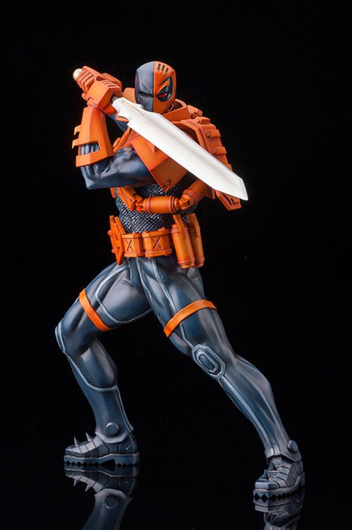 DC Comics - 1/6 Deathstroke New 52 ARTFX PVC Figure