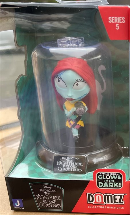 The Nightmare Before Christmas - Sally Glow in the Dark Domez Figure - Click Image to Close