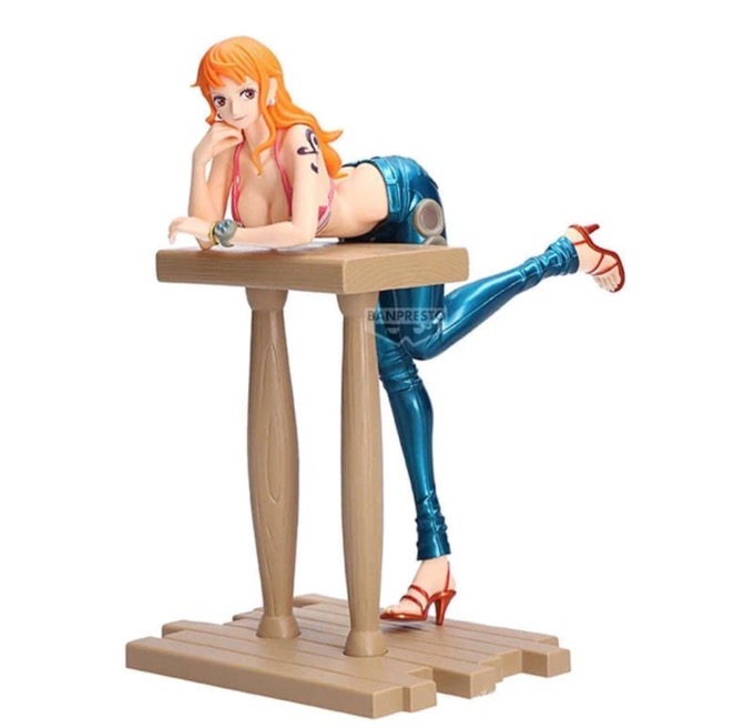 One Piece - Nami Grandline Journey Figure