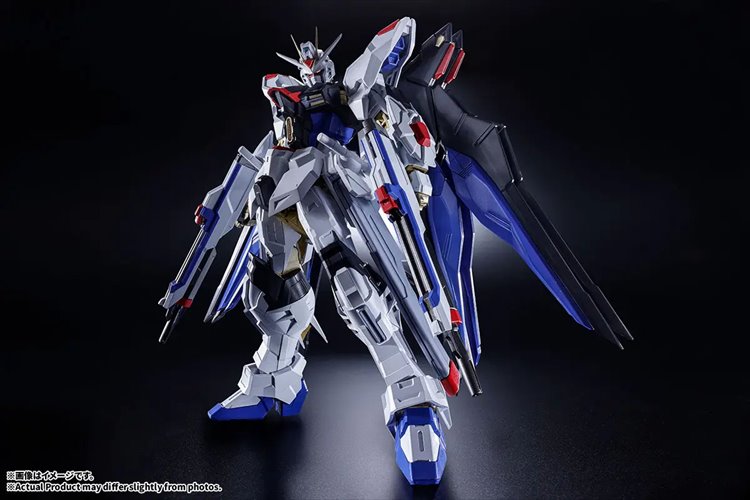 Gundam Seed Destiny - Absolute Act Strike Freedom Gundam Figure